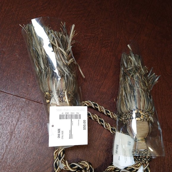 Pair of Elegant Gold Window Tassel - Picture 3 of 4